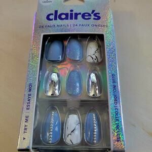 New Claire’s Vegan Glue-On Nails 24pc Coffin Style – Periwinkle, Silver, Marble